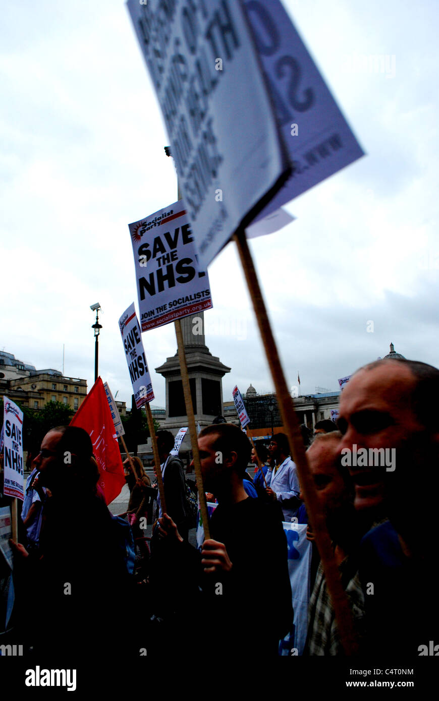 Digitale Fotos von 17. Mai März von UCH nach Whitehall, aus Protest gegen die Pläne der Regierung für den NHS. Stockfoto