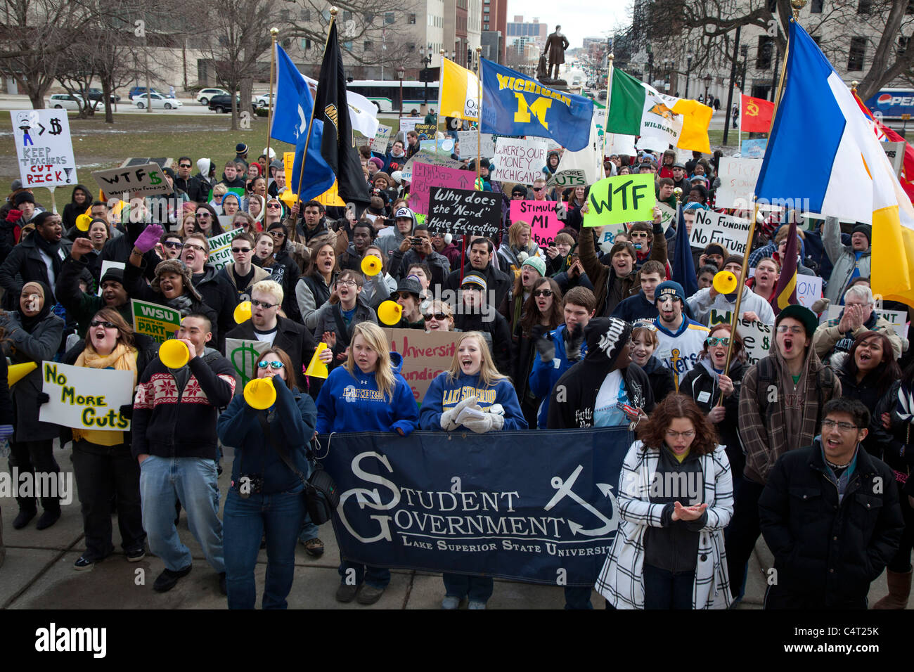 Studenten-Kundgebung gegen Budgetkürzungen für höhere Bildung in Michigan Stockfoto