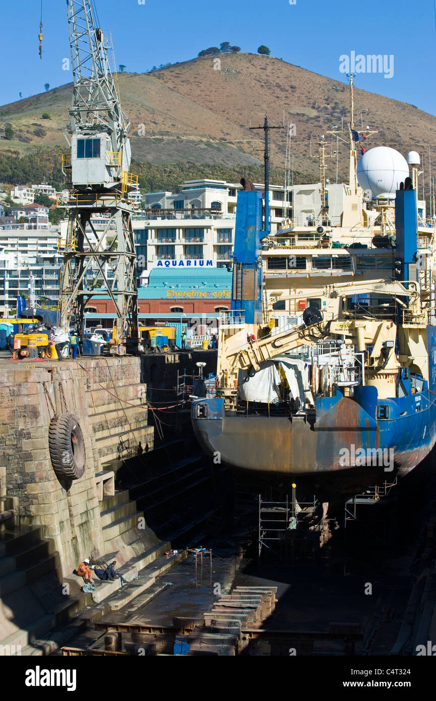 Das Schiff im Trockendock zur Reparatur und Inspektion Kapstadt Südafrika Stockfoto