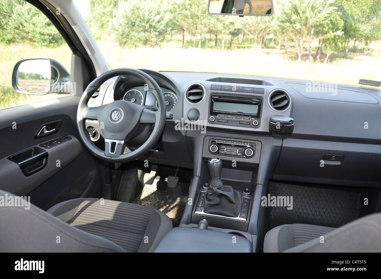 Volkswagen Amarok 2.0 BiTDI 4Motion - meine 2011 - Double Cab - deutsche Pick-up - Innenraum, Armaturenbrett, Kabine Stockfoto