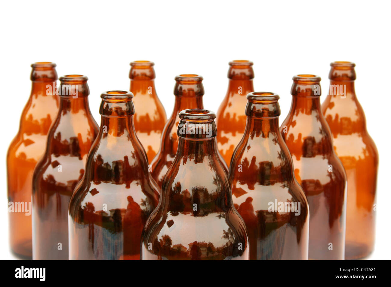 Bierflaschen isoliert auf weißem Hintergrund. Stockfoto