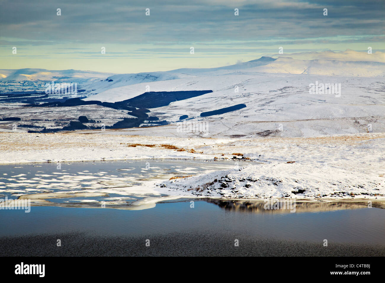 Mais-Du und Pen y Fan von Llyn y Fan Fawr, Black Mountain, Wales Brecon-Beacons-Nationalpark Stockfoto