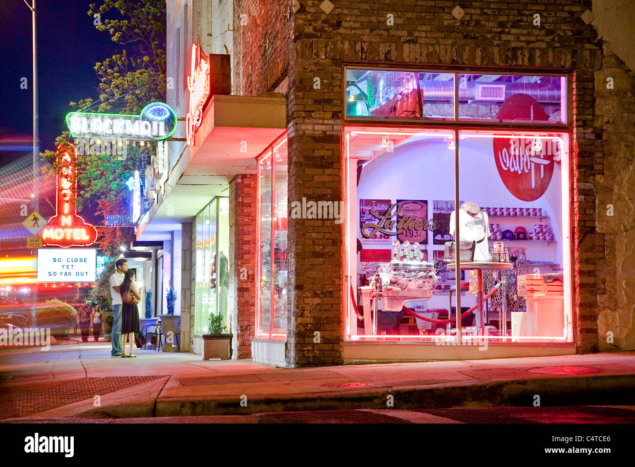 Austin, Texas - South Congress erste Donnerstag Shopper Stockfoto