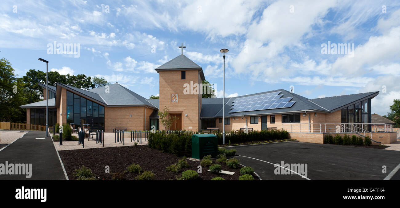 Moderne gemauerte Kirche außen Stockfoto