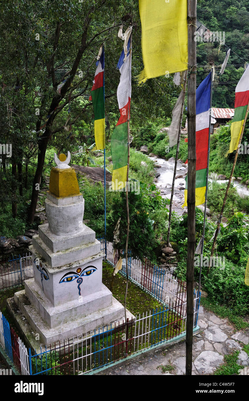 Stupa, Ngadi Bazar Dorf, Annapurna Conservation Area, Gandaki, Pashchimanchal, Nepal Stockfoto