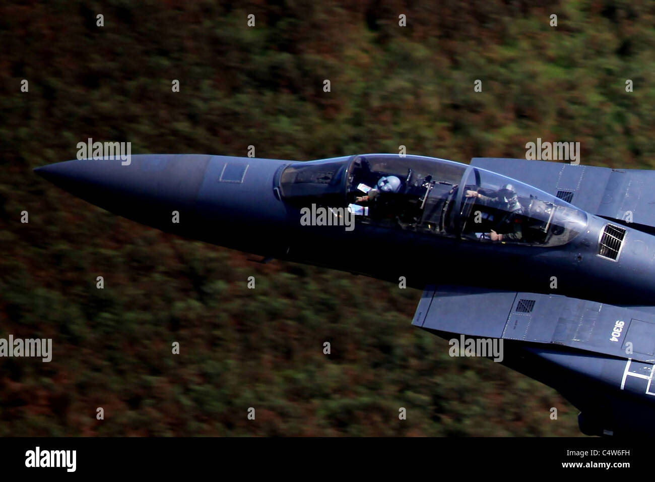 F15 Eagle niedrig fliegen Stockfoto
