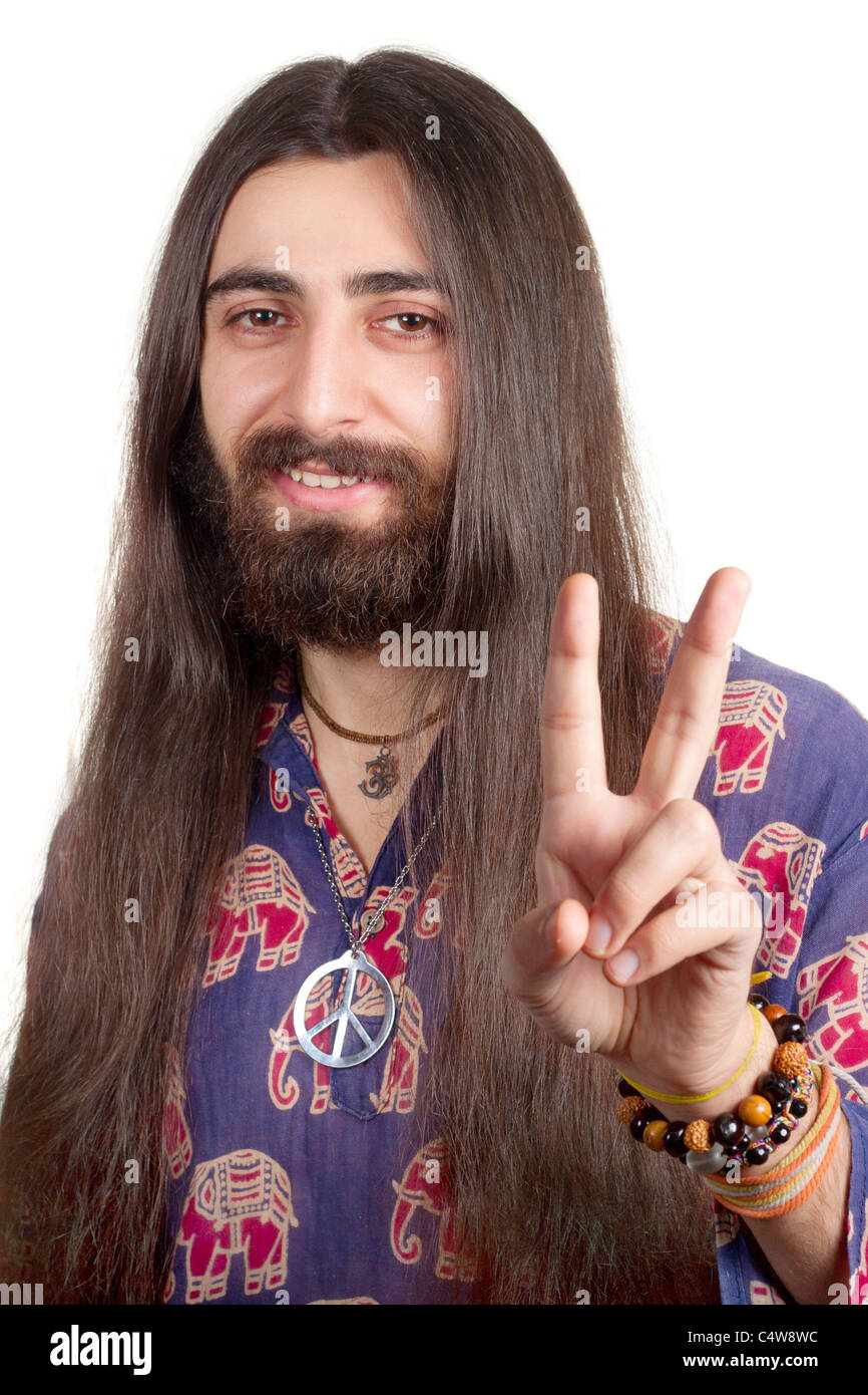 Freundlichen Hippie mit langen Haaren machen Peace-Zeichen Stockfoto