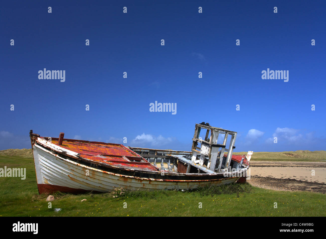 Magheraroarty Bucht alte Schiffbruch, verlassene Boot, County Donegal, Südirland. Stockfoto