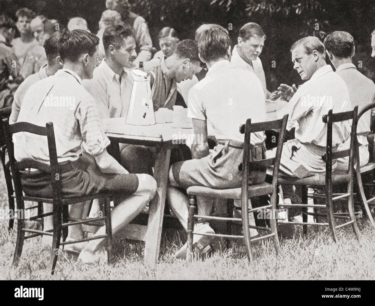 Der Prinz von Wales, später König Edward VIII, bei einem Arbeitslosen Camp in der Nähe von Sutton Courtney, Berkshire, England im Jahre 1933. Stockfoto