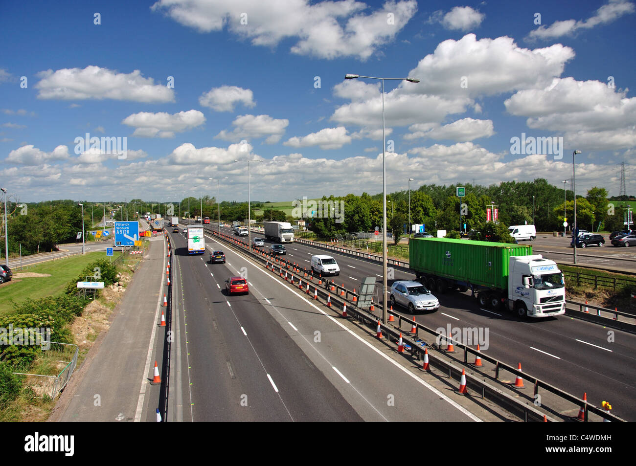 Baustellen auf der Autobahn M1 in der Nähe von Junction 12, Toddington, Bedfordshire, England, Vereinigtes Königreich Stockfoto