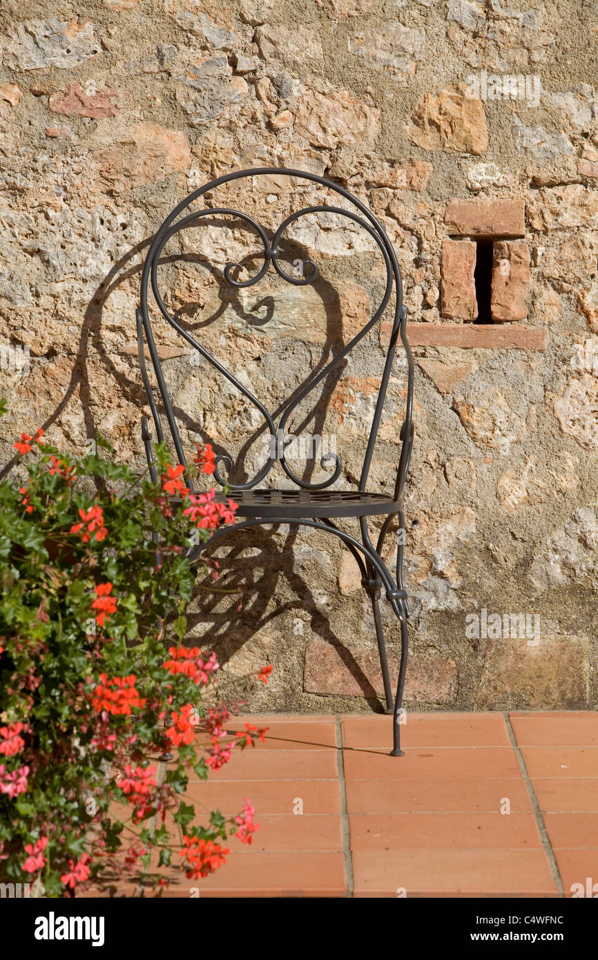 Gartenstuhl Aus Metall Stockfotos & Gartenstuhl Aus Metall Bilder - Alamy