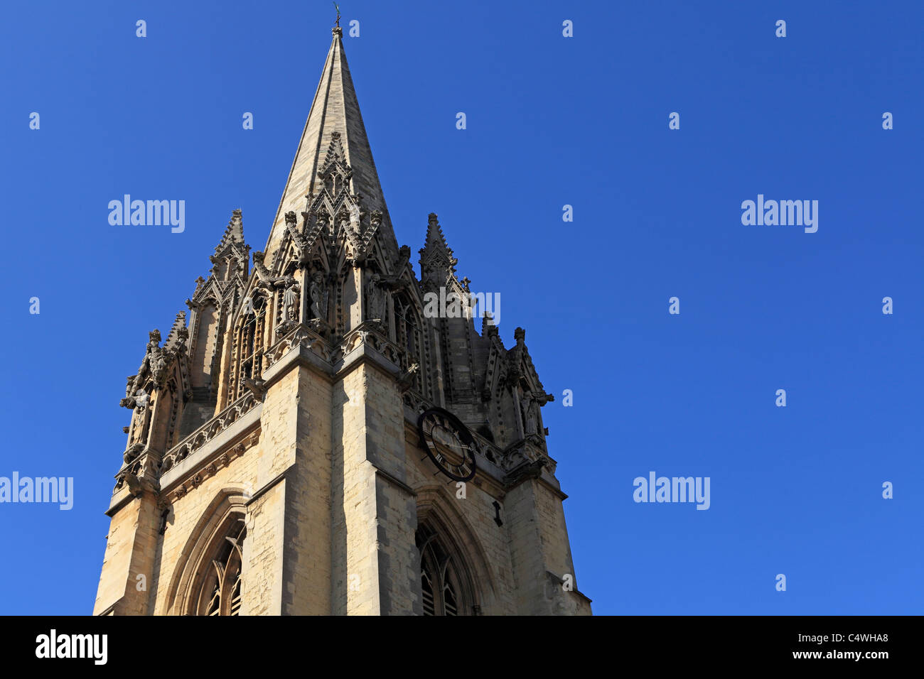 Der Turm der St. Mary Church in Oxford, England. Stockfoto