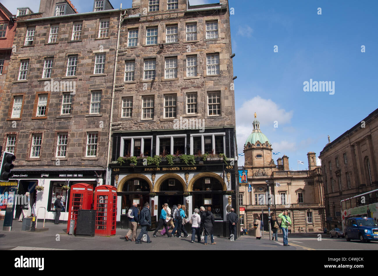 Schottland, Edinburgh, die Royal Mile. Deacon Brodie Taverne. Stockfoto