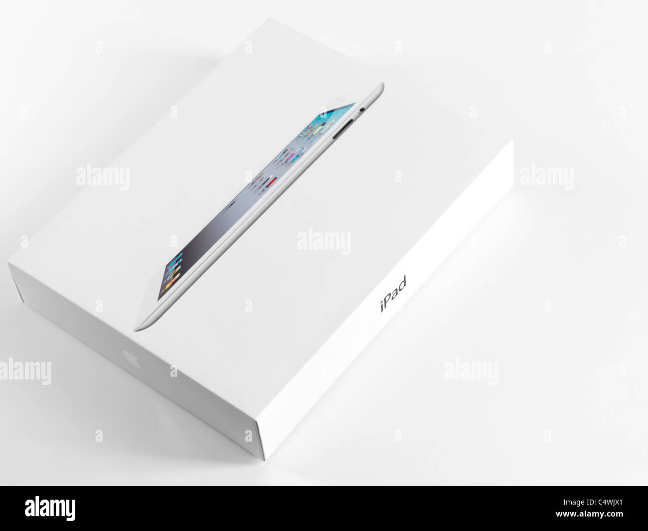 Apple iPad 2 Produktverpackung. Isolierte Box auf weißem Hintergrund. Stockfoto