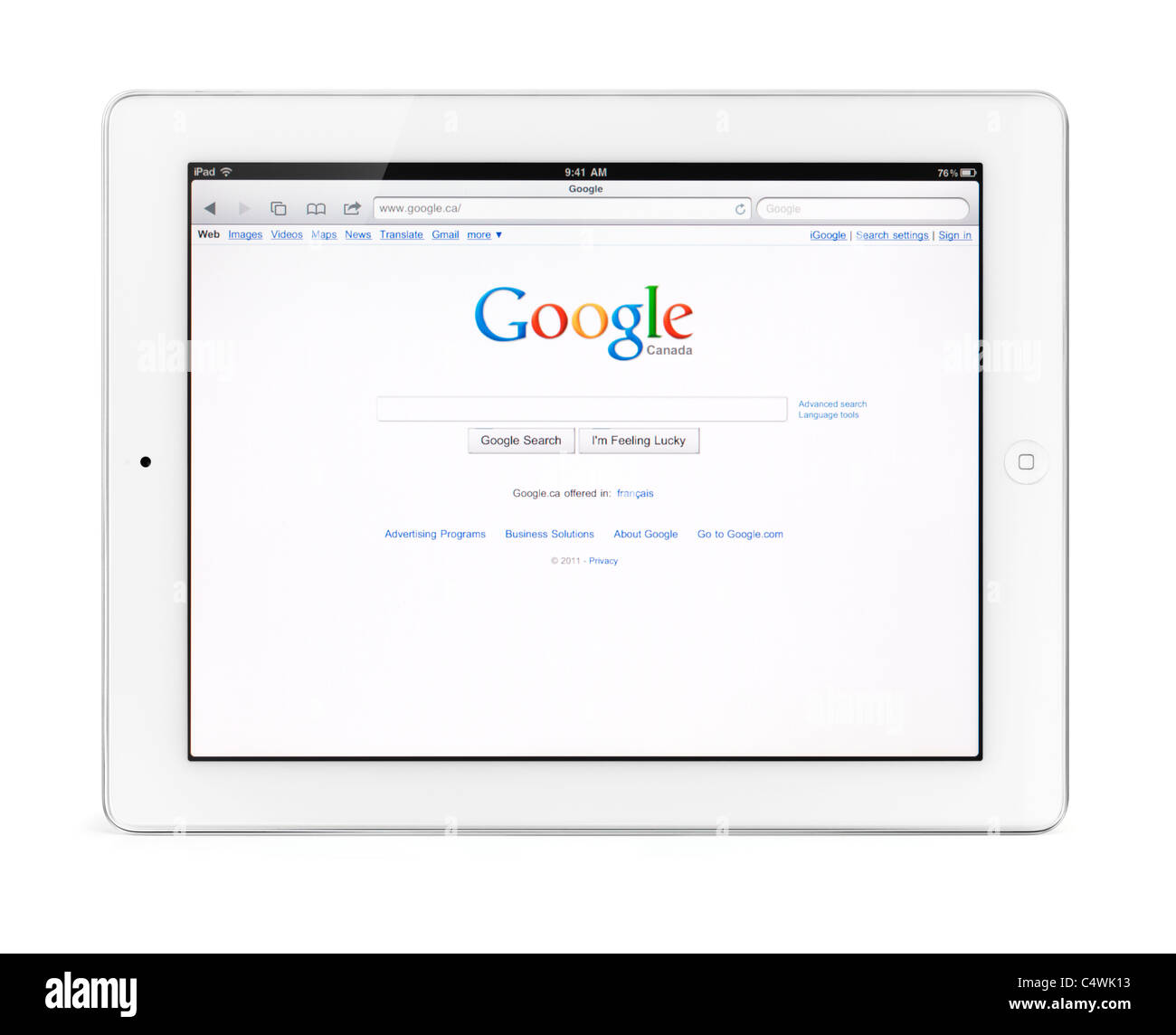 Apple iPad 2 Tablet PC mit Google Suchmaschine vordere Seite auf dem Display. Isoliert auf weißem Hintergrund. Stockfoto