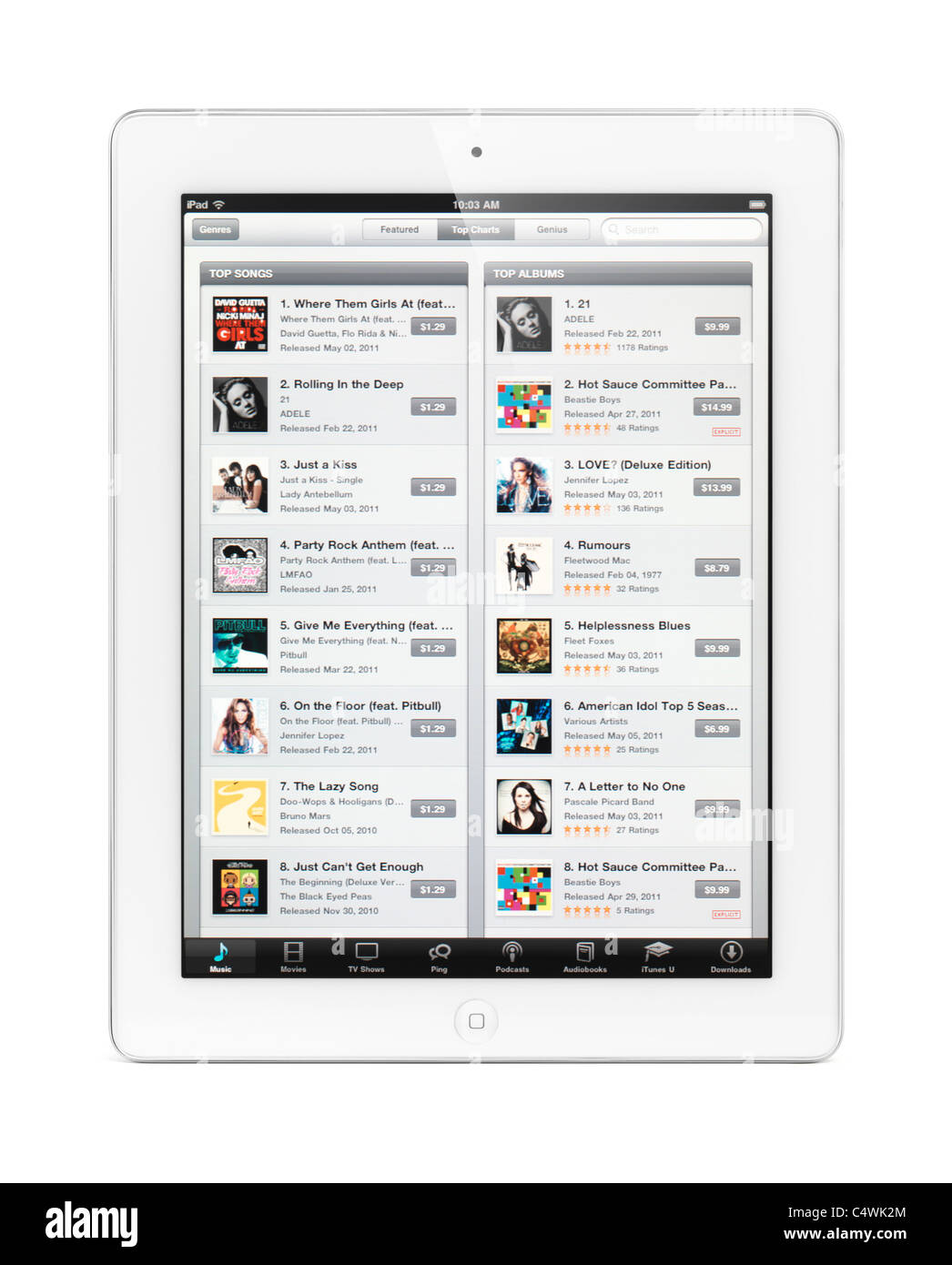 Apple iPad 2 Tablet-Computer mit iTunes Store auf dem Display. Isoliert mit Beschneidungspfad auf weißem Hintergrund. Stockfoto