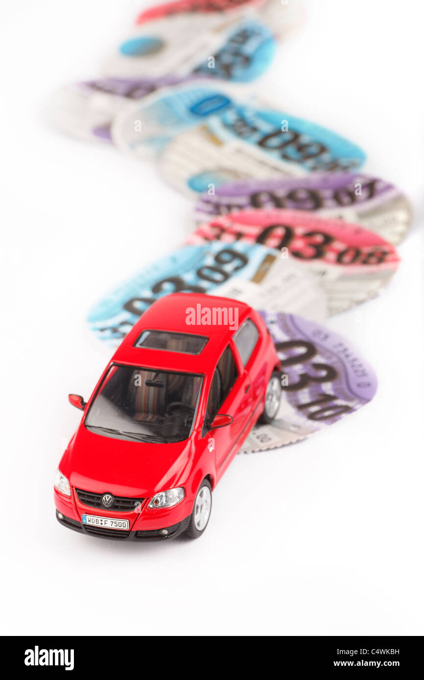 Spielzeug Auto und Straße Steuer Festplatten UK Stockfoto