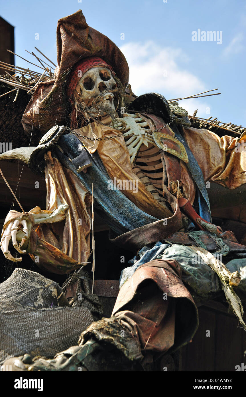 Skelett Pirat am Mutiny Bay, Alton Towers Themenpark Alton, Staffordshire, England, Vereinigtes Königreich Stockfoto