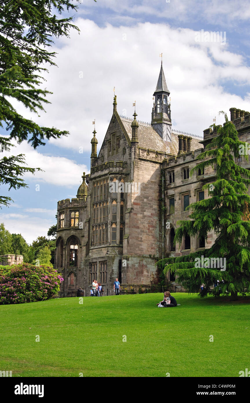 "Die Türme" Haus, Alton Towers Themenpark Alton, Staffordshire, England, Vereinigtes Königreich Stockfoto