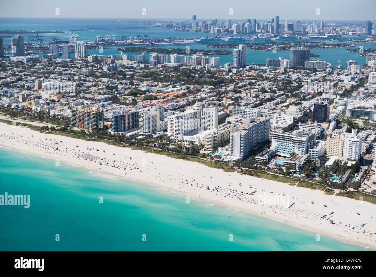 USA, Florida, Miami, Stadtbild mit Strand Stockfoto