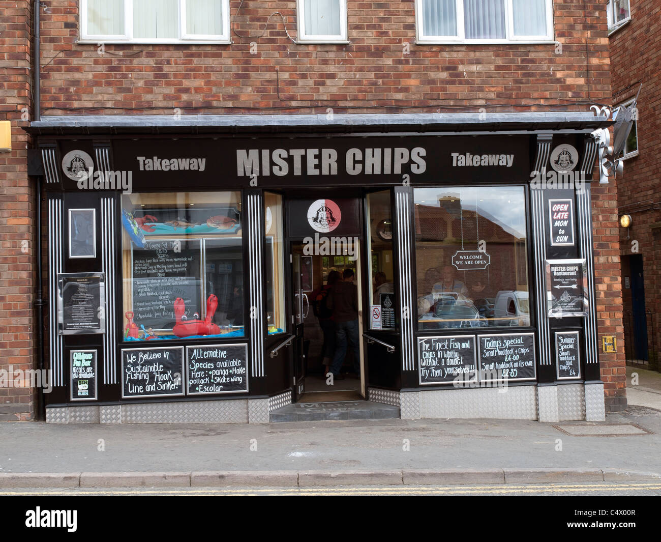 Mr.Chips Fish &amp; Chips mitnehmen Bridge Street, Whitby England Stockfoto