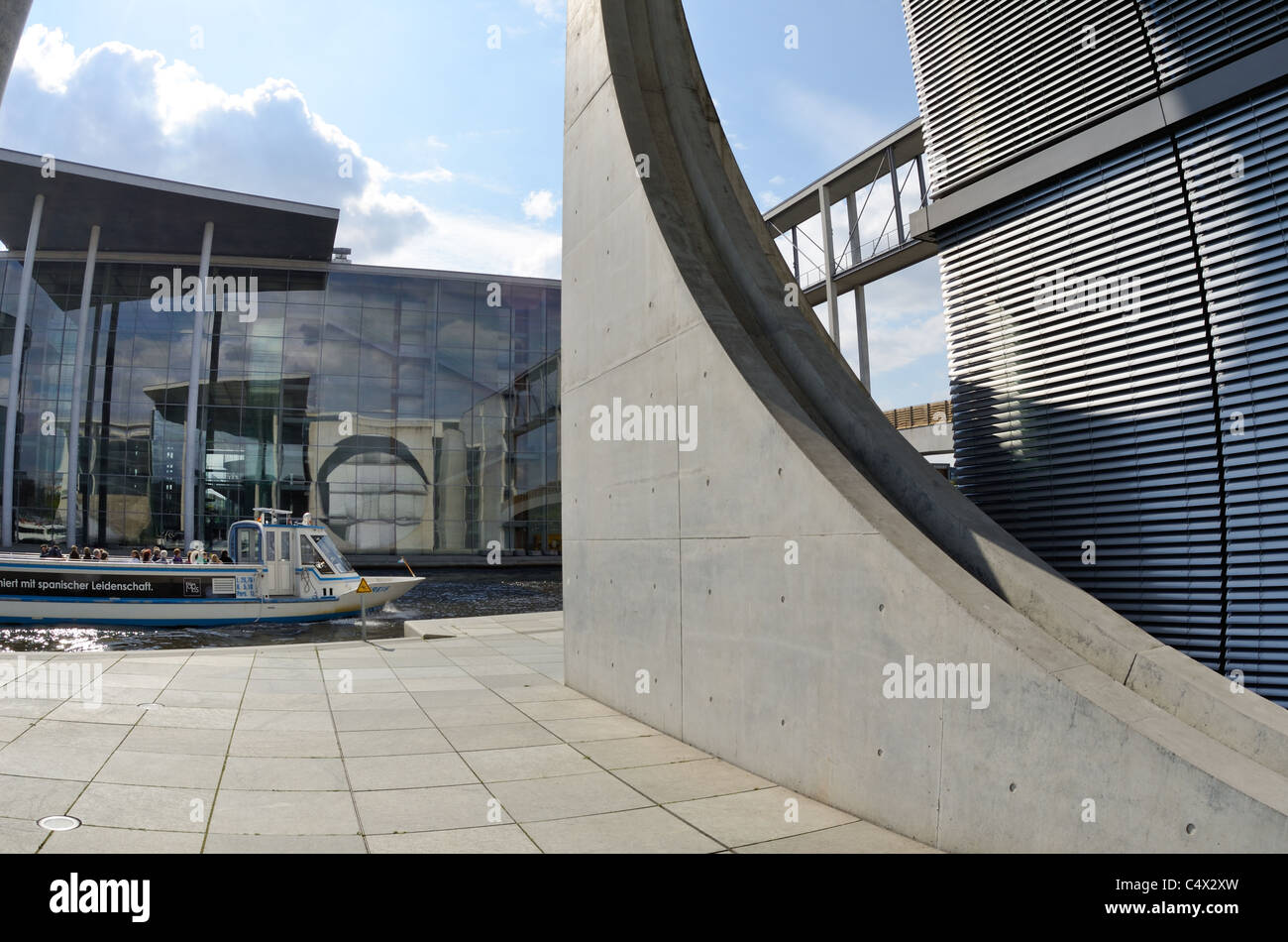 Paul Loebe Gebäude, Bundestag Büros, gesehen auf der Spree. Fisheye Schuss. Marie-Elisabeth-Lüders-Haus. Stockfoto
