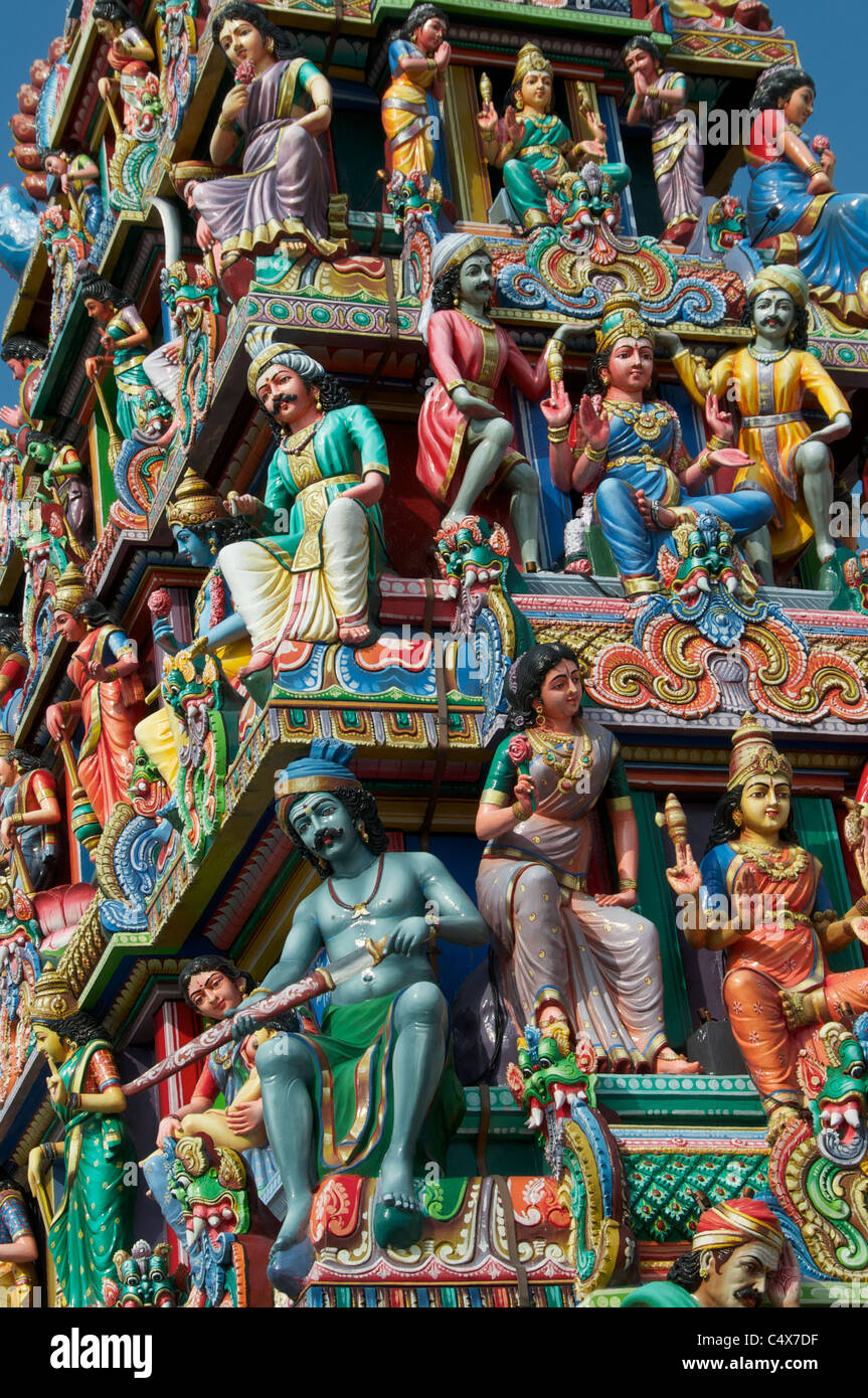 Der Eingangsturm Gopuram, der Tempel Sri Veeramakaliamman und Sri Srinivasa Perumal Tempel Singapur Stockfoto