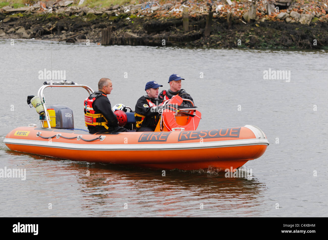 Feuerwehr und Rettungsdienst Boot auf dem Fluss Lagan, Belfast Stockfoto