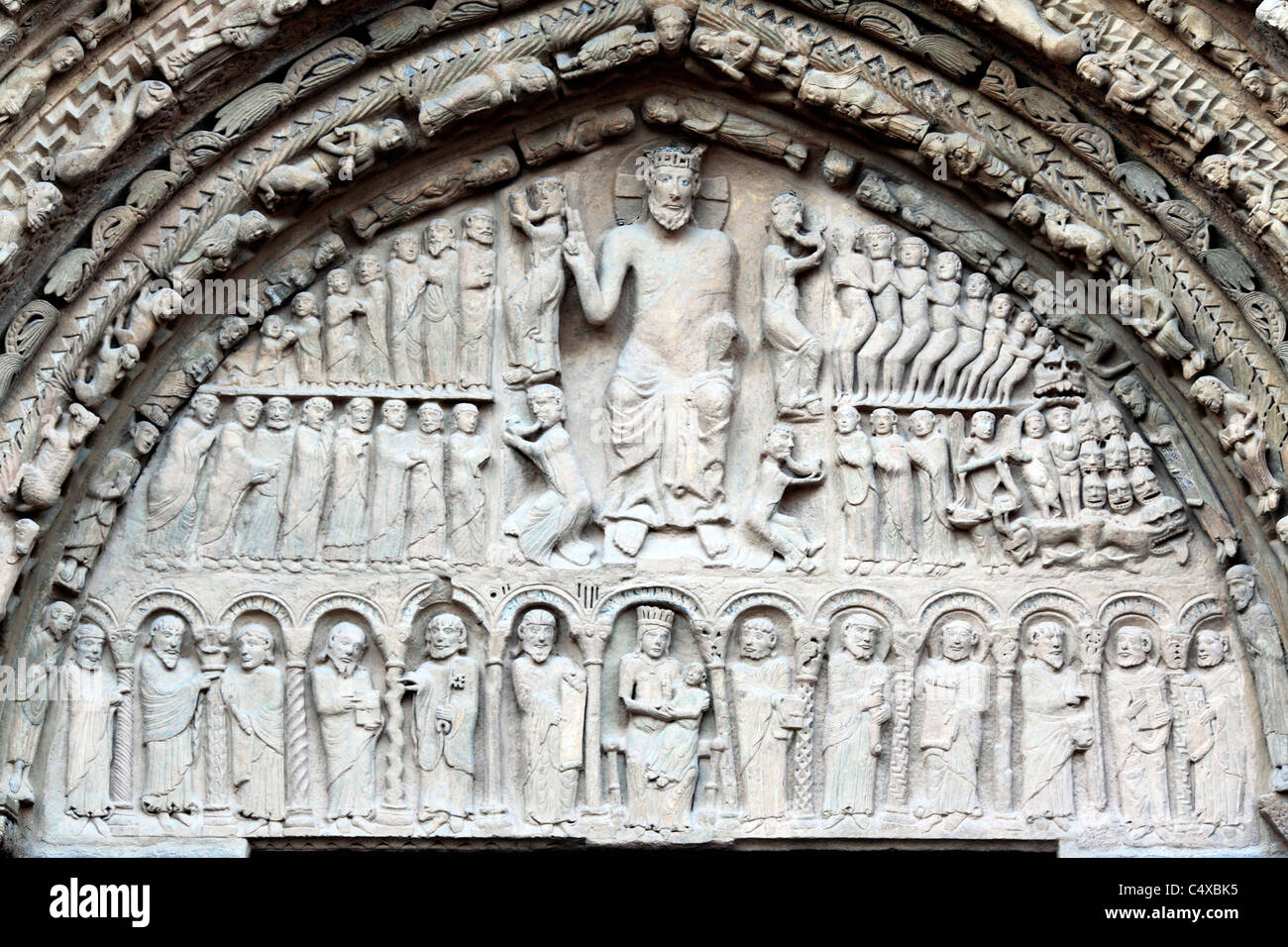 Romanische Portal der Kirche Santa Maria la Real (12. Jahrhundert), Sanguesa, Navarra, Spanien Stockfoto