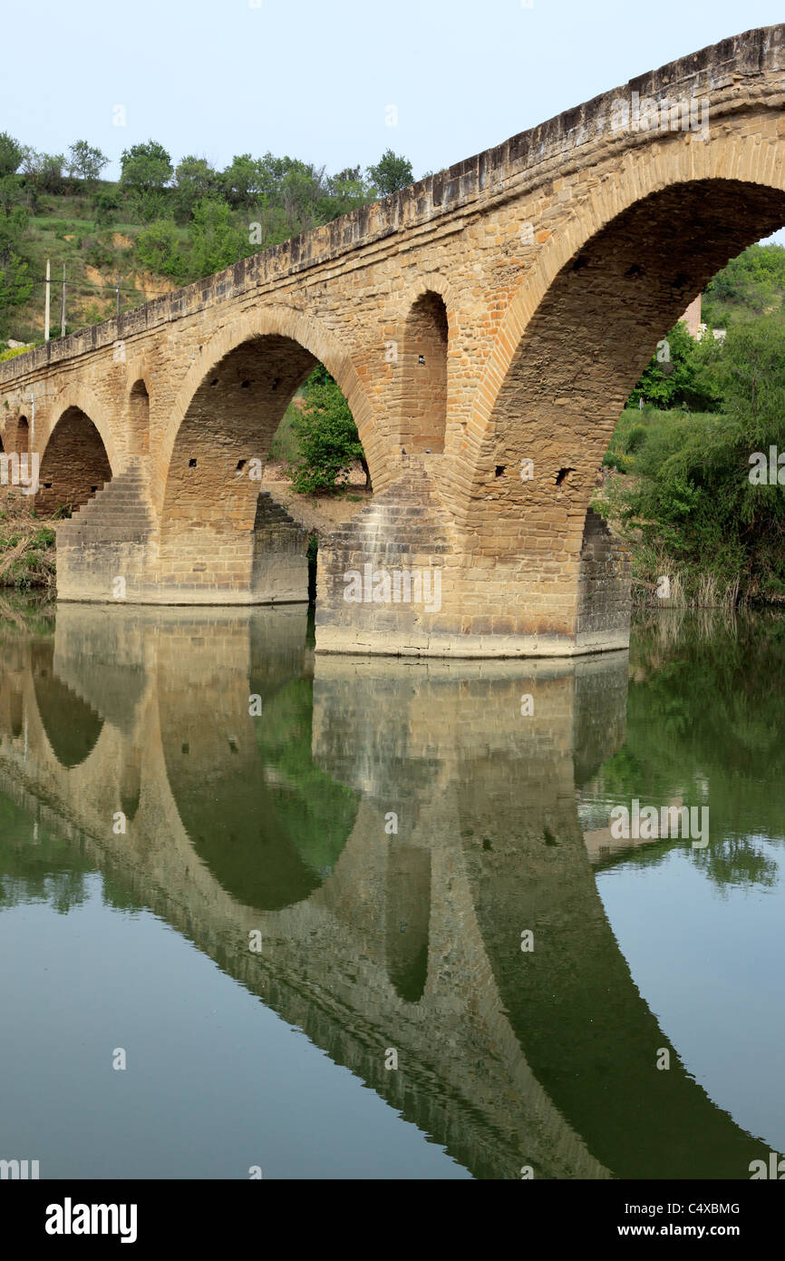 Mittelalterliche Brücke (11. Jahrhundert), Puente La Reina, Navarra, Spanien Stockfoto
