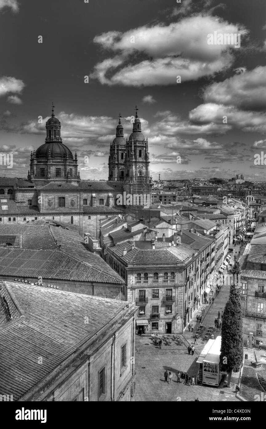 Clerecia Kirche und Jesuit College der Universidad Pontificia de Salamanca, Salamanca, Kastilien und Leon, Spanien Stockfoto