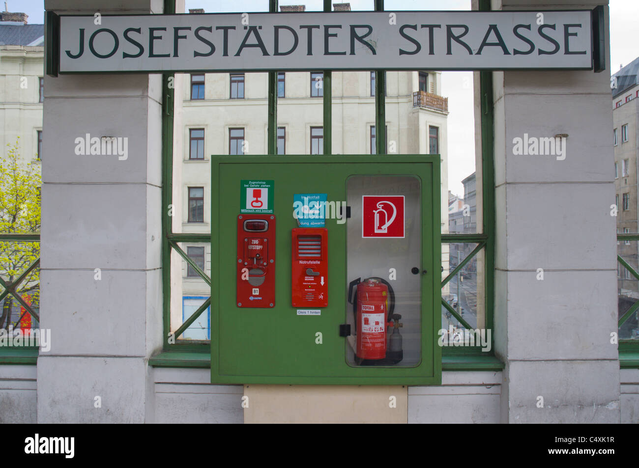 Feuerlöschanlagen Sie an Josefstädter Straße u-Bahnstation in Josefpstadt Bezirk Vienna Austria Mitteleuropa Stockfoto