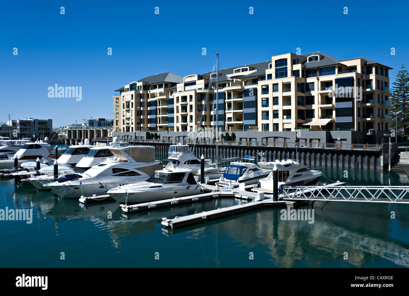 Schönes Boot Marina in der Adelaide-Vorort von Glenelg in Holdfast Bay South Australia SA Stockfoto