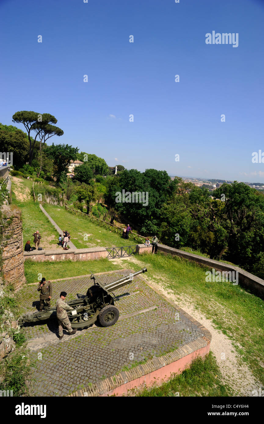 Italien, Rom, Janiculum Hill, die Kanone schlägt mittags zur Stunde Stockfoto
