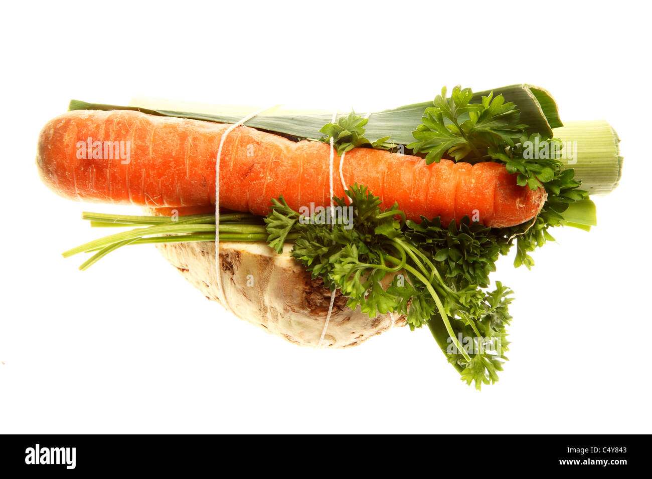 Gemüse, Karotten, Lauch, Sellerie, Petersilie, Gemüse verpackt für die  Zubereitung von eines Eintopf, schmoren, Zubereitung einer Sauce  Stockfotografie - Alamy