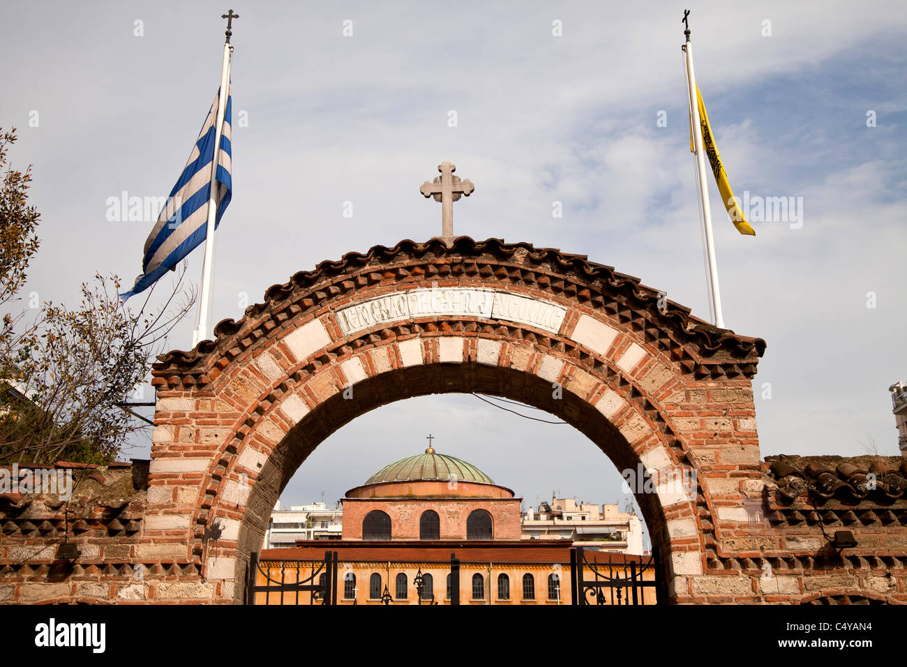 Tor der Kirche Hagia Sophia in Thessaloniki, Makedonien, Griechenland Stockfoto