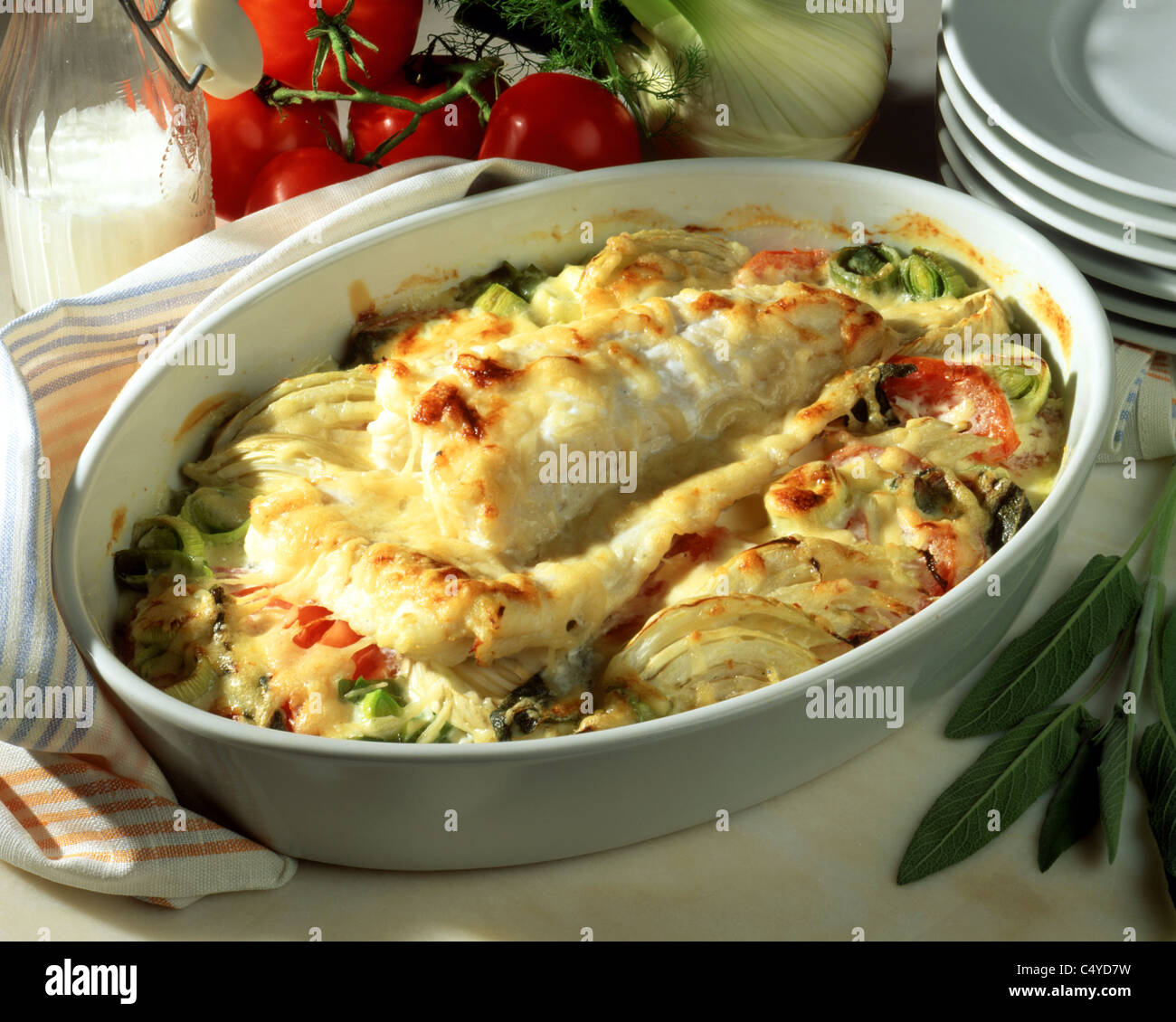 Kabeljau Gratin Fotos Und Bildmaterial In Hoher Aufl sung Alamy kabeljau-gratin-fotos-und-bildmaterial-in-hoher-aufl-sung-alamy
