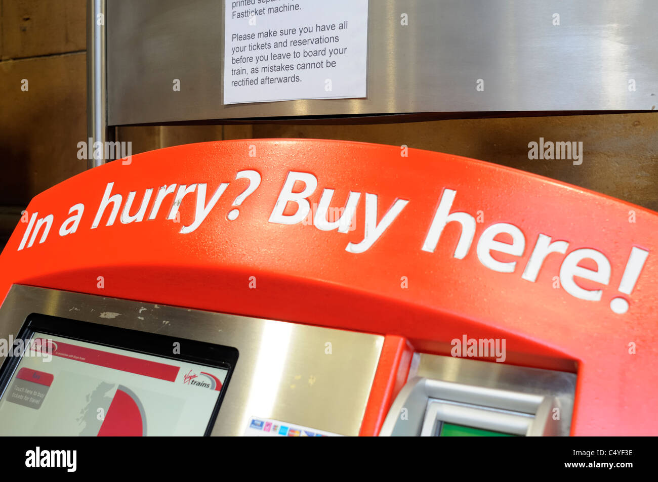 Jungfrau-Züge schnell Ticket Maschine Edinburgh Waverley Station Schottland Stockfoto