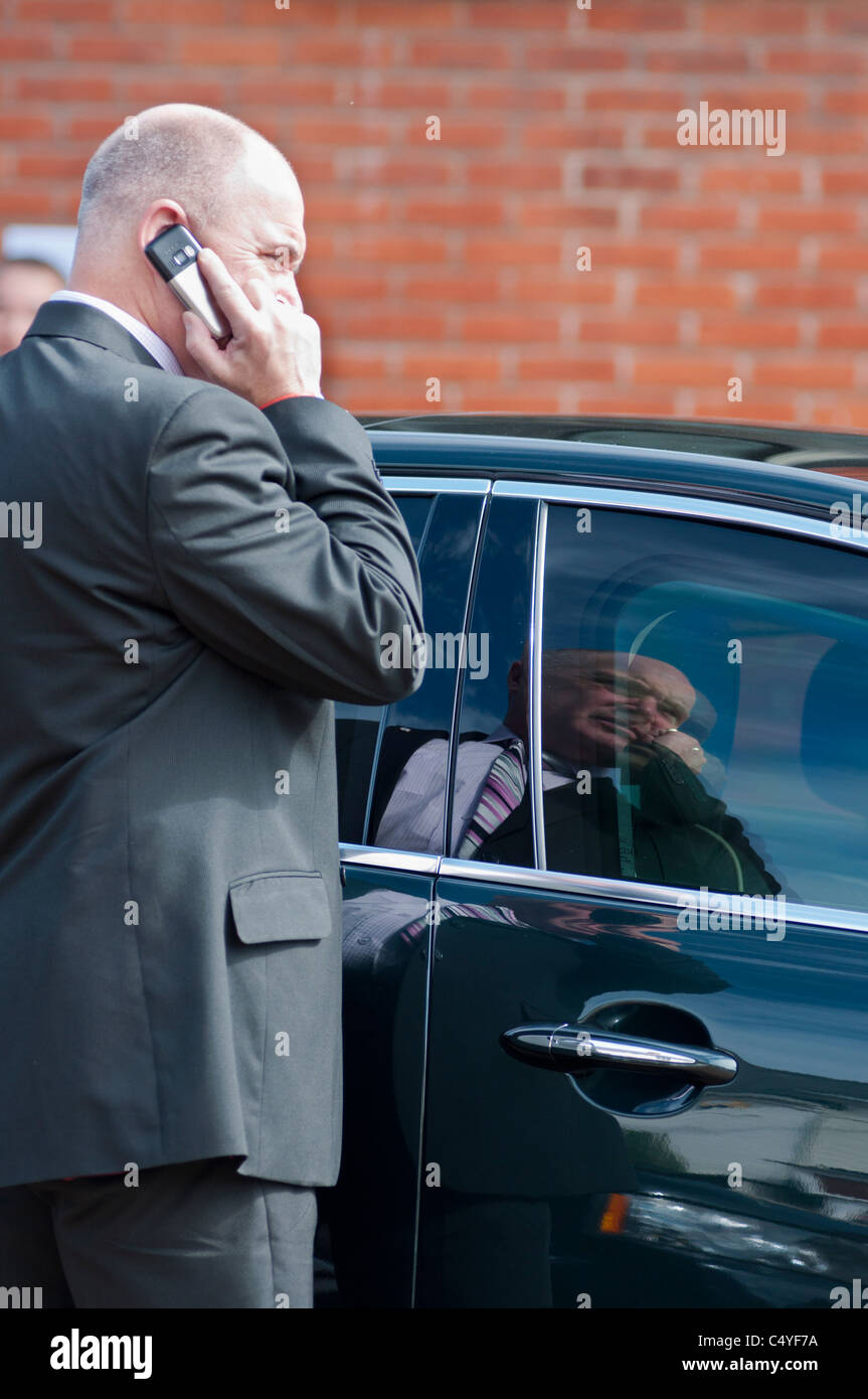 Zivil-Datenschutzbeauftragten, Teilnahme an den Premierminister von China während des Besuches UK im Juni 2011. Stockfoto