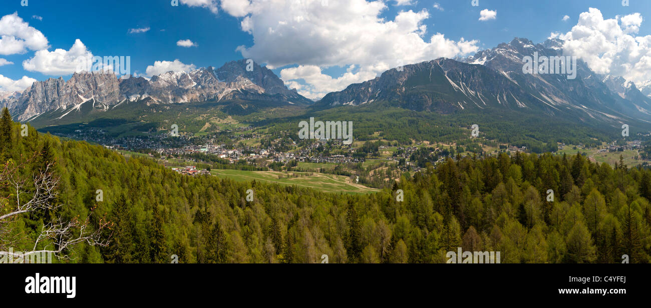 180 Panorama Cortina d ' Ampezzo in Richtung Pomagagnon und Monte Cristallo, Vento, Dolomiten, Italien, Europa Stockfoto