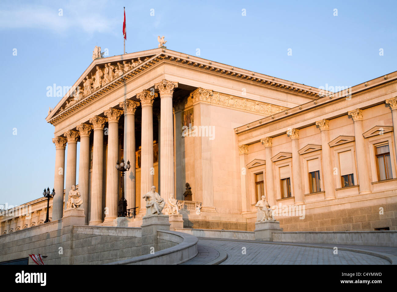 Wien - Parlament im Morgenlicht Stockfoto