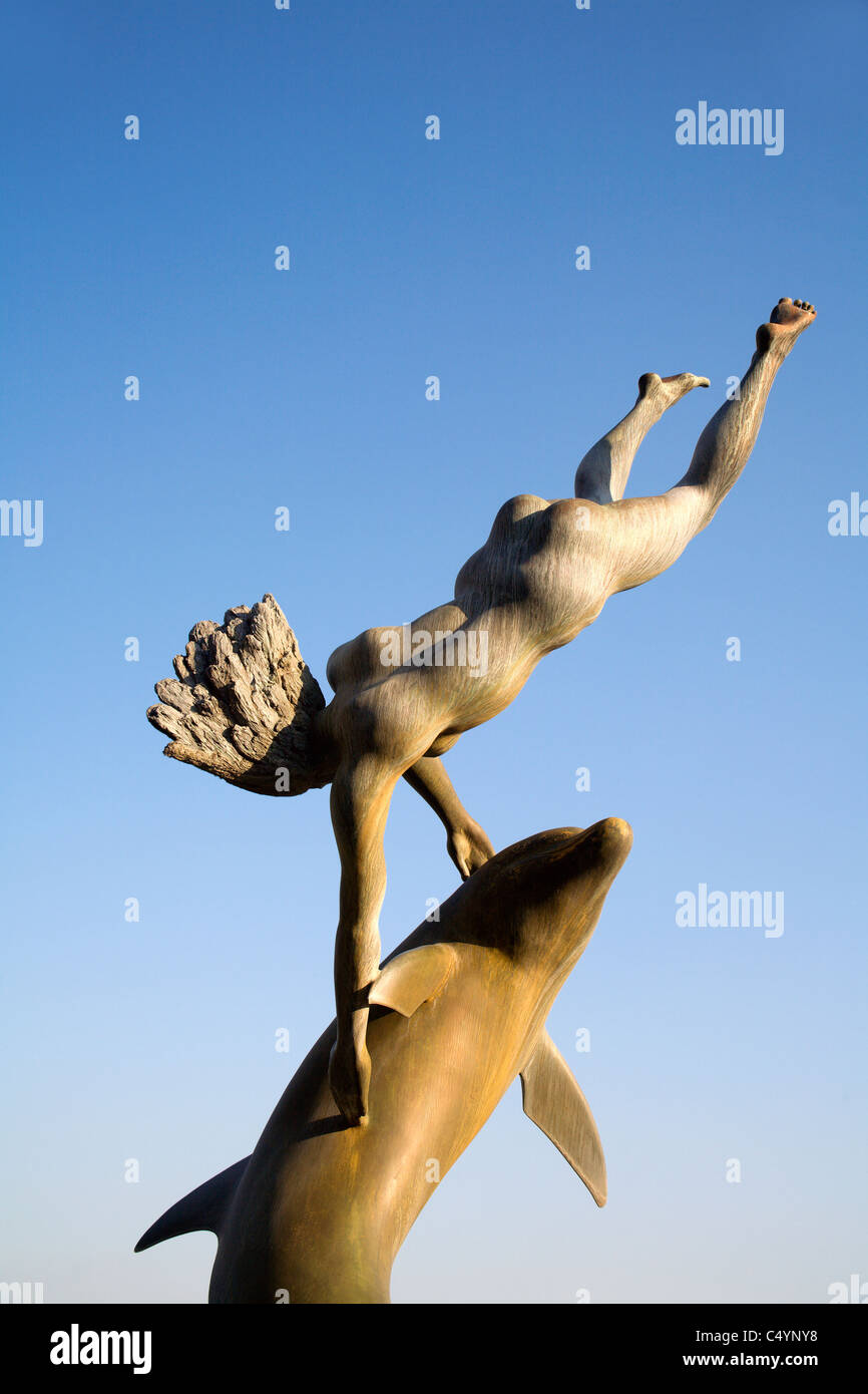 London - Delphin-Skulptur Stockfoto