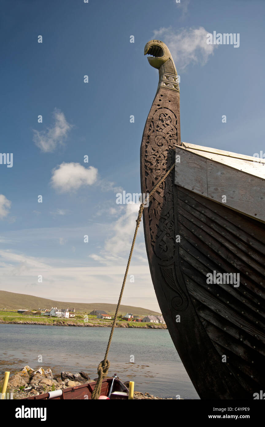 Eine Nachbildung Wikinger Langschiff Skidbladnir zu Haroldswick von Shetland The Viking Unst Project im Bau.  SCO 7287 Stockfoto