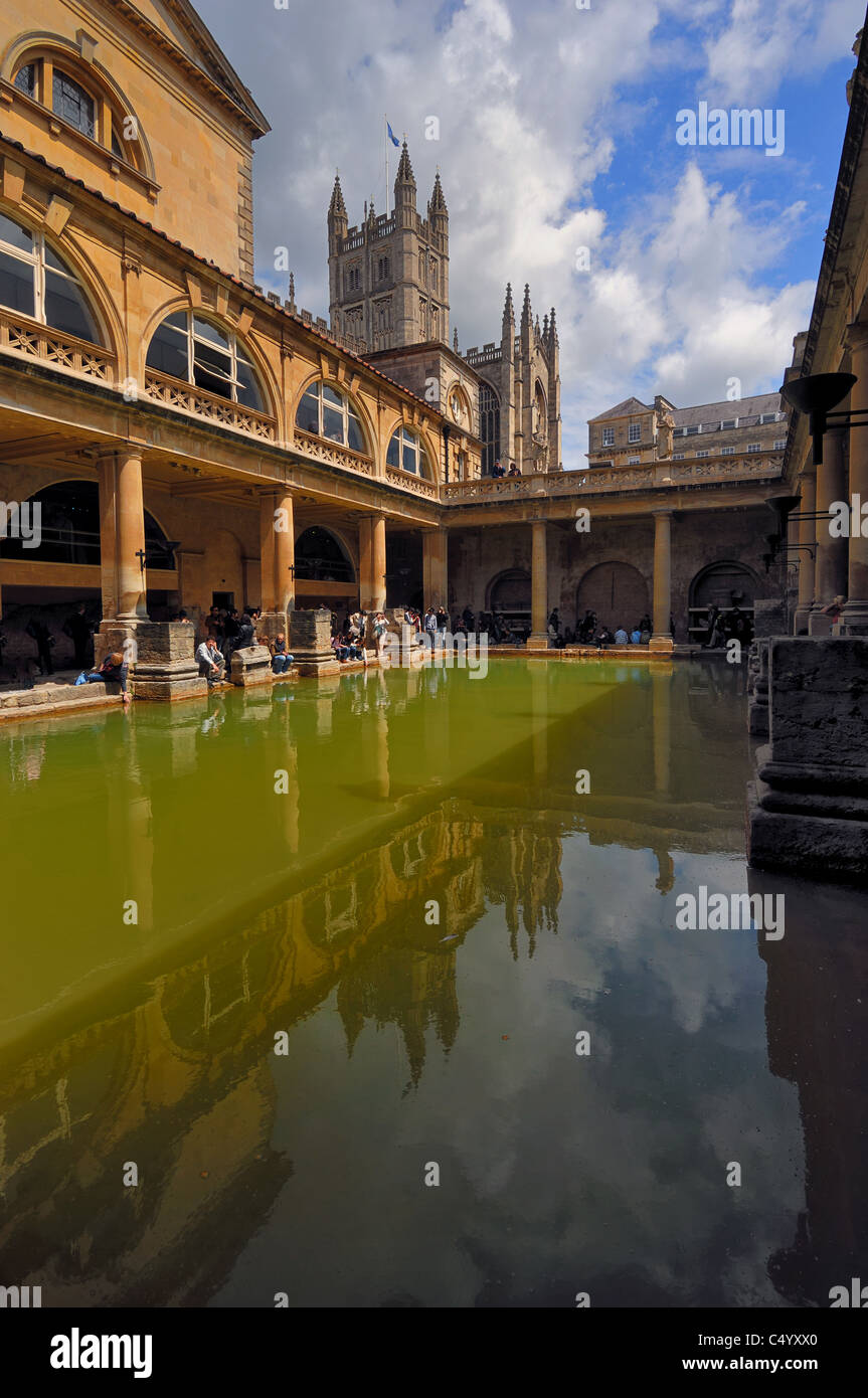 Die Roman Baths-Einrichtung, mit seinen prächtigen Tempel und Bäder blühte in Aquae Sulis zwischen dem 1. und 5. Jahrhundert. Stockfoto