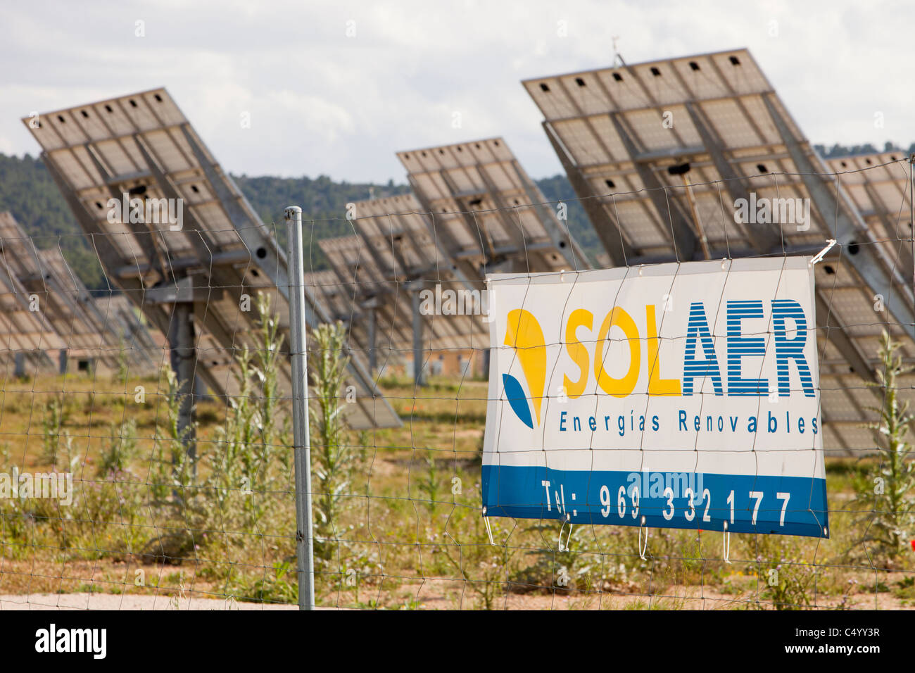 Ein Photovoltaik solar Kraftwerk in der Nähe von Caravaca, Murcia, Spanien. Stockfoto