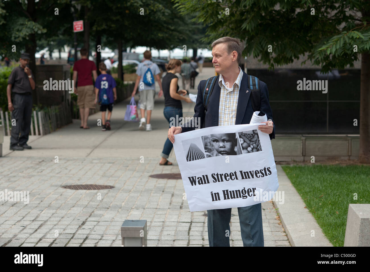 Protestbrief an den Folgen des übermäßigen Spekulation in der Nahrungsmittel- und Energiepreise Märkten aufmerksam Stockfoto