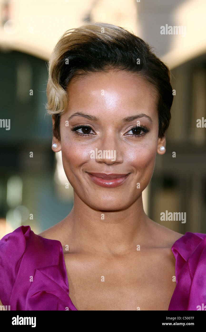 SELITA EBANKS LARRY CROWNE. Welt PREMIERE HOLLYWOOD LOS ANGELES Kalifornien USA 27. Juni 2011 Stockfoto