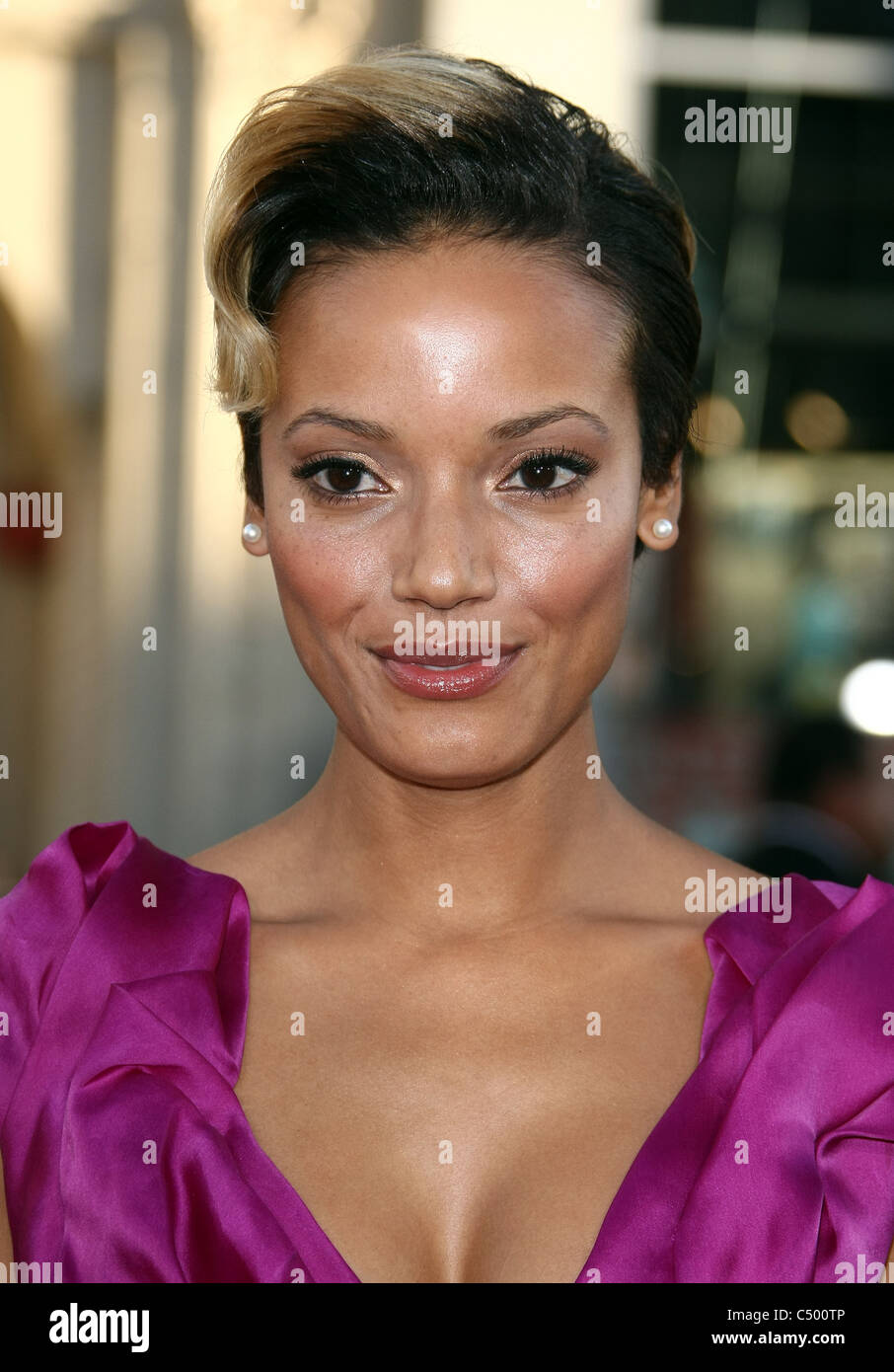 SELITA EBANKS LARRY CROWNE. Welt PREMIERE HOLLYWOOD LOS ANGELES Kalifornien USA 27. Juni 2011 Stockfoto