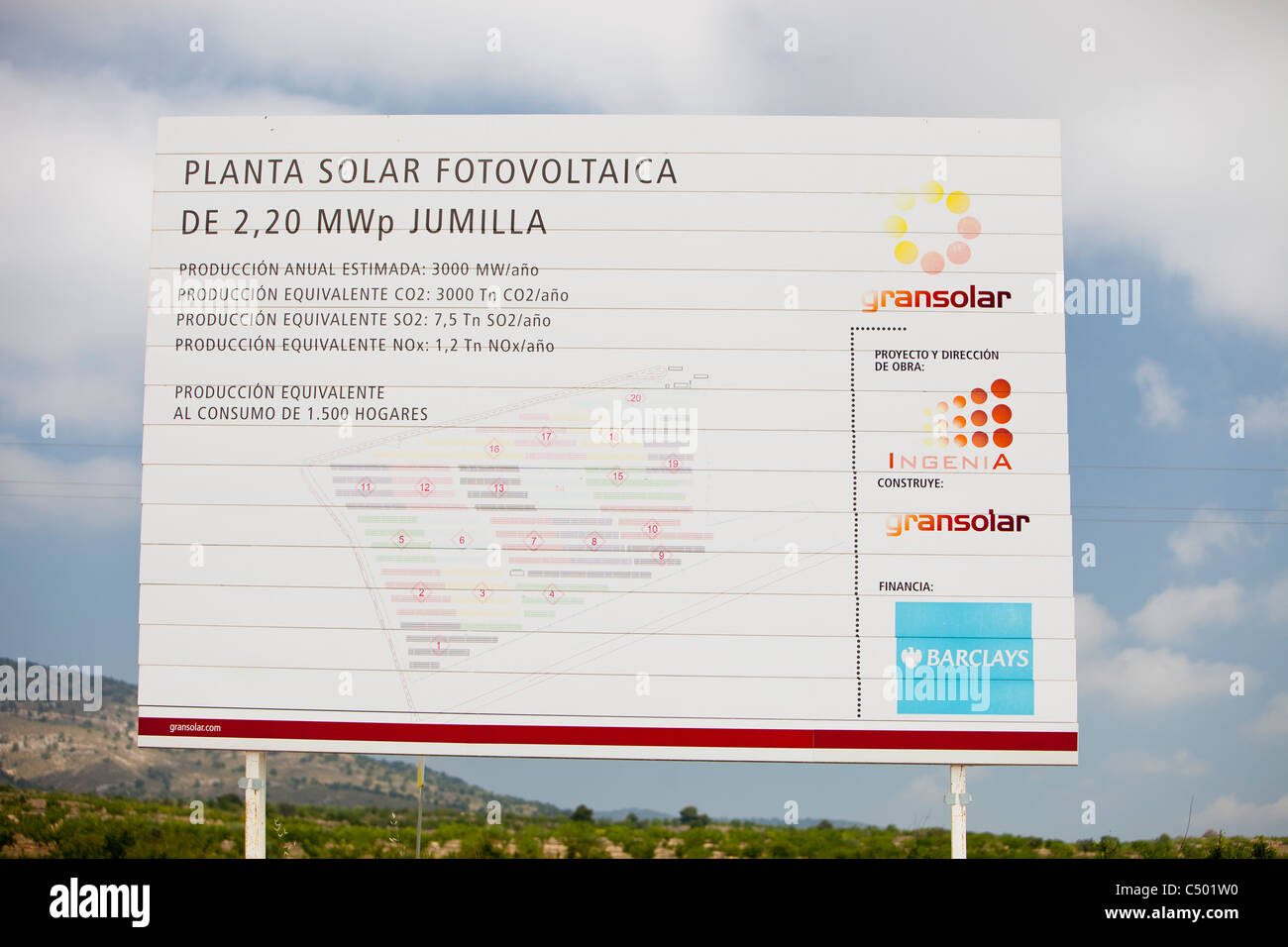 Ein Photo voltaic Solarkraftwerk Inear Jumilla, Mercia, Spanien. Stockfoto