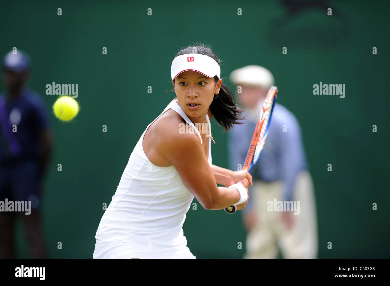 ANNE KEOTHAVONG Großbritannien Großbritannien WIMBLEDON LAWN TENNIS CLUB WIMBLEDON LONDON 21. Juni 2011 Stockfoto